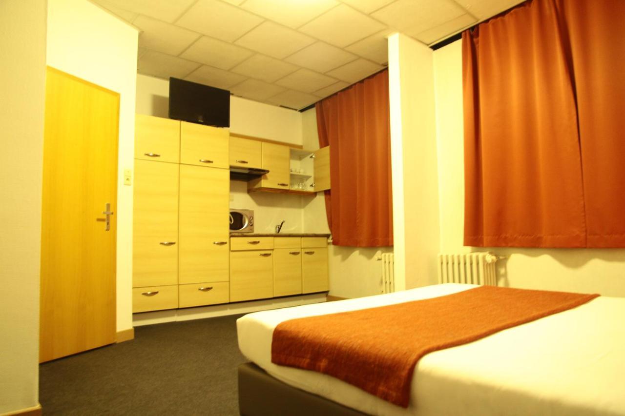 Hotel De Spiegel 2*