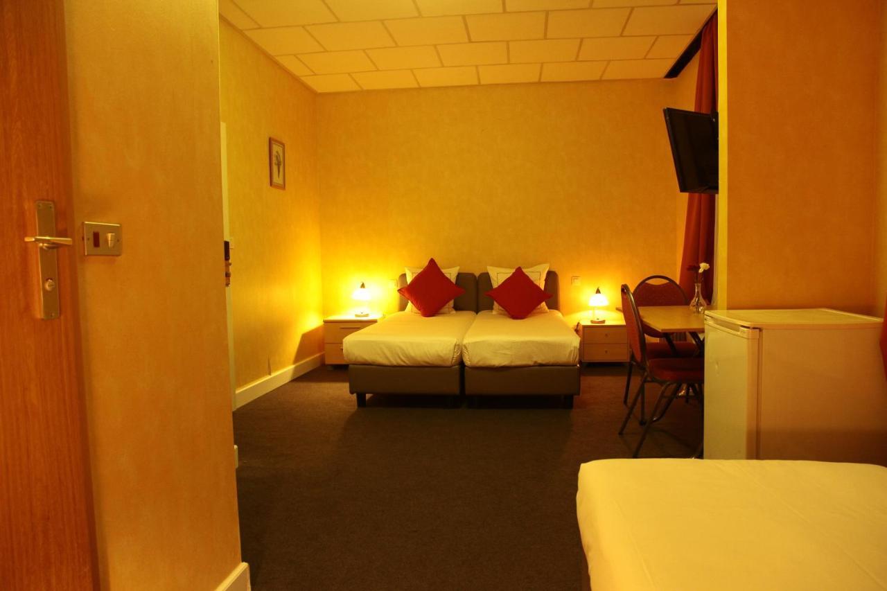 Hotel De Spiegel 2*